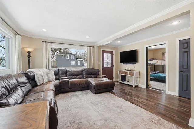 $224,900 | 227 East 2nd Street, Blue Earth, MN 56013