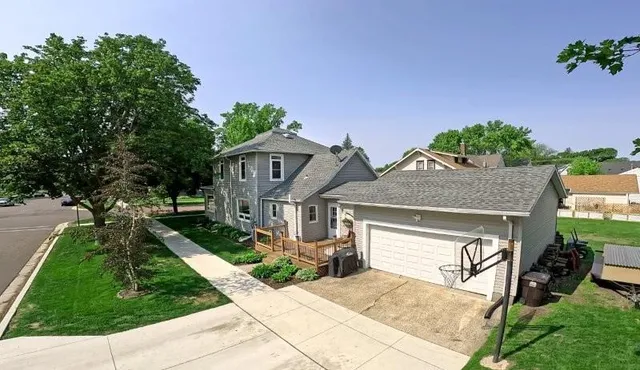 $224,900 | 227 East 2nd Street, Blue Earth, MN 56013