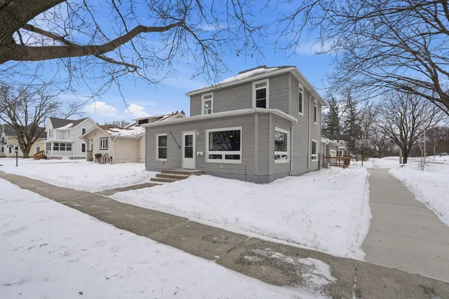 $224,900 | 227 East 2nd Street, Blue Earth, MN 56013