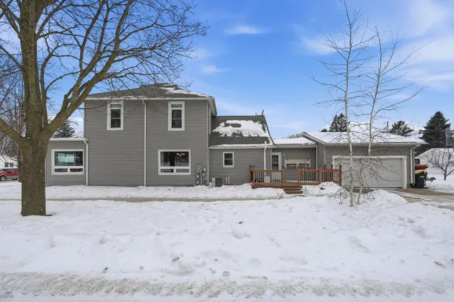 $224,900 | 227 East 2nd Street, Blue Earth, MN 56013