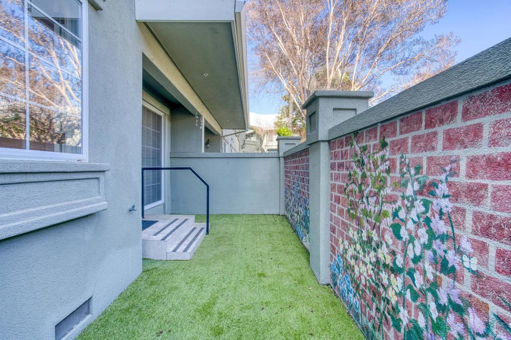 20 Willow Road Menlo Park, CA 94025 - Photo 15 of 38