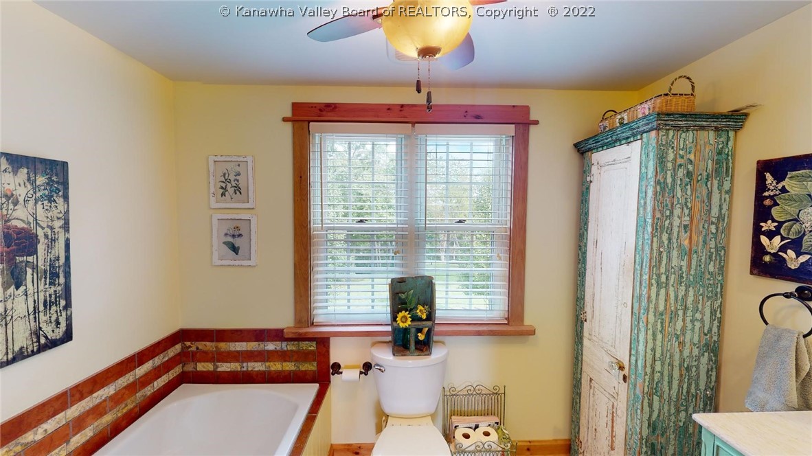 348 Country Road Salt Rock, WV 25559 - Photo 20 of 39 Gallery Image 20