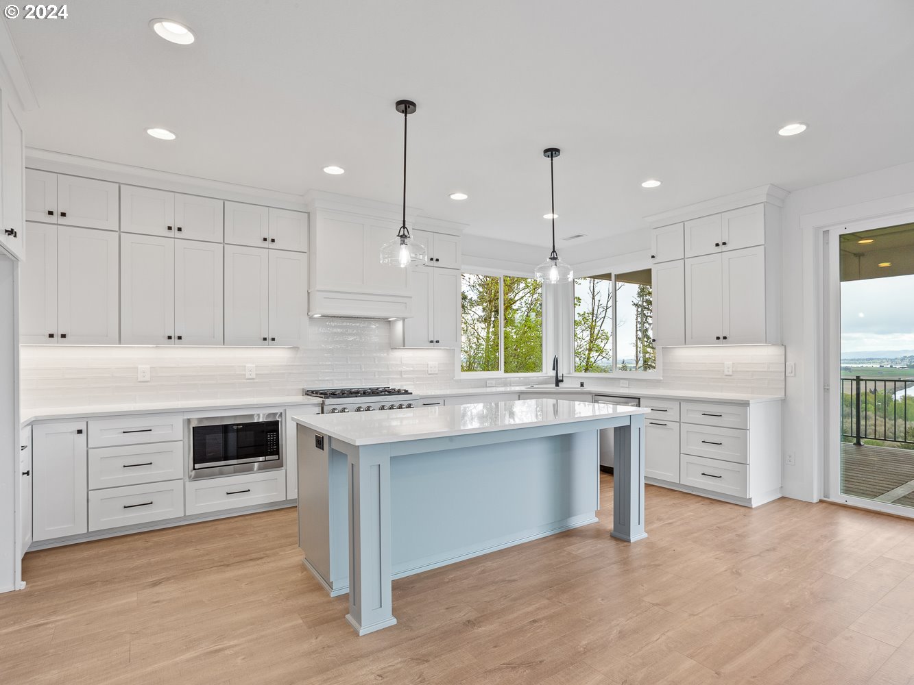 200 Fellowship Road Woodland, WA 98674 - Photo 3 of 34 Kitchen