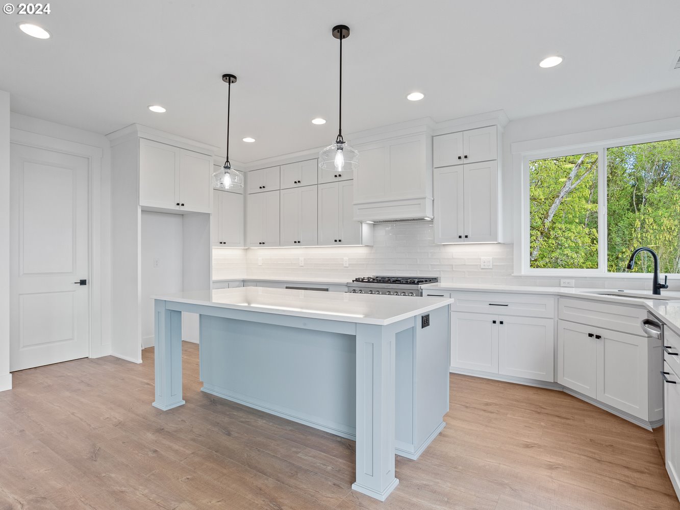 200 Fellowship Road Woodland, WA 98674 - Photo 4 of 34 Kitchen