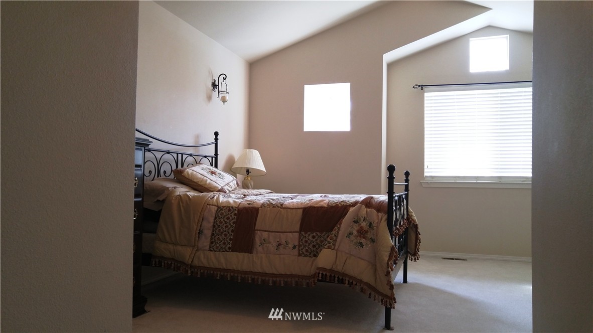 111 202nd Street Southeast Bothell, WA 98012 - Photo 11 of 20