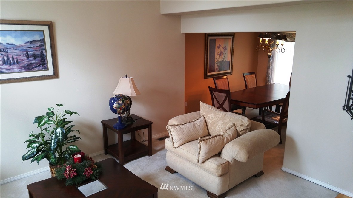 111 202nd Street Southeast Bothell, WA 98012 - Photo 4 of 20