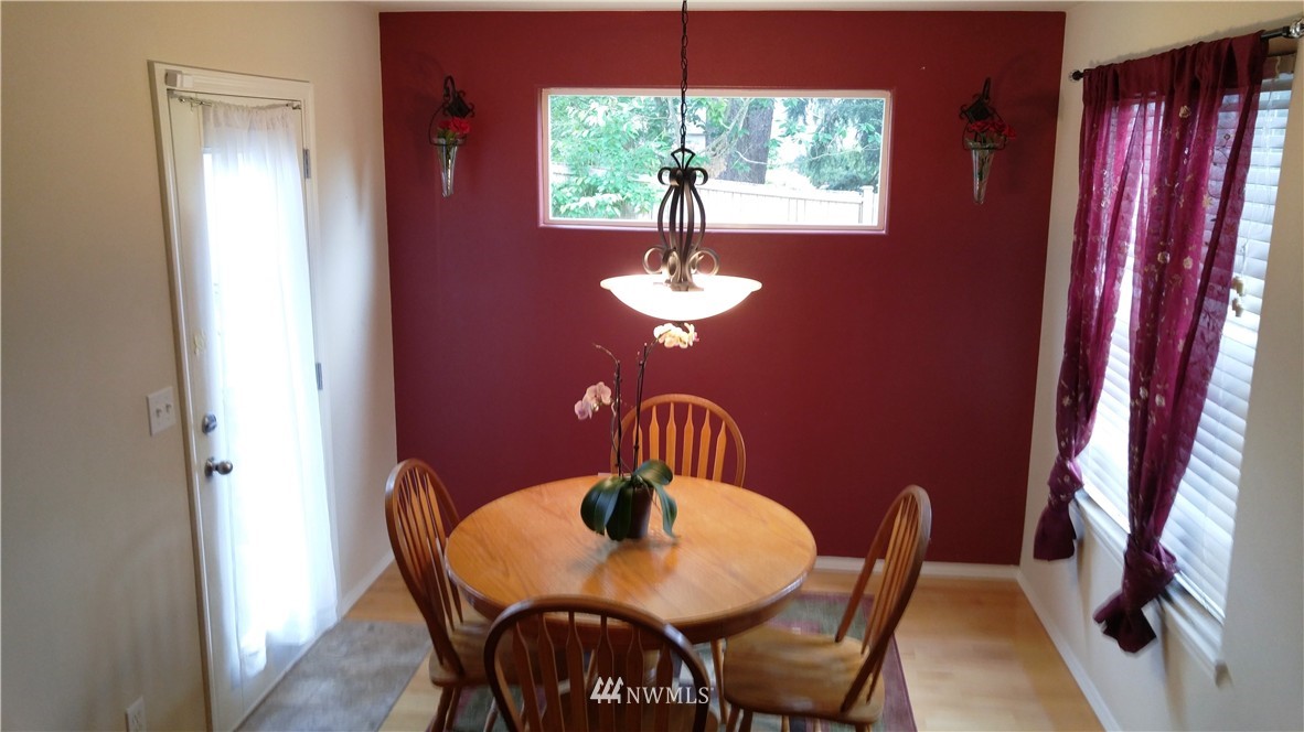 111 202nd Street Southeast Bothell, WA 98012 - Photo 7 of 20