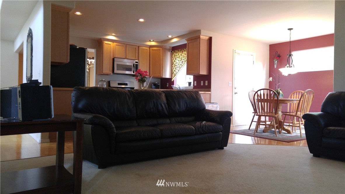 111 202nd Street Southeast Bothell, WA 98012 - Photo 9 of 20