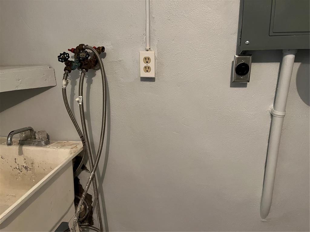 4945 Elkner Street New Port Richey, FL 34652 - Photo 17 of 27