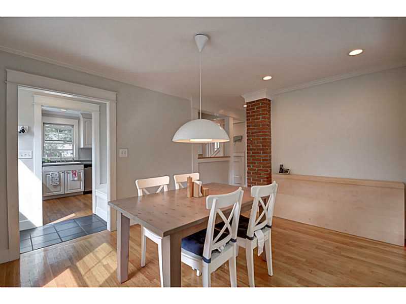 61 Edgewater Road South Kingstown, RI 02879 - Photo 5 of 24 Dining Room.