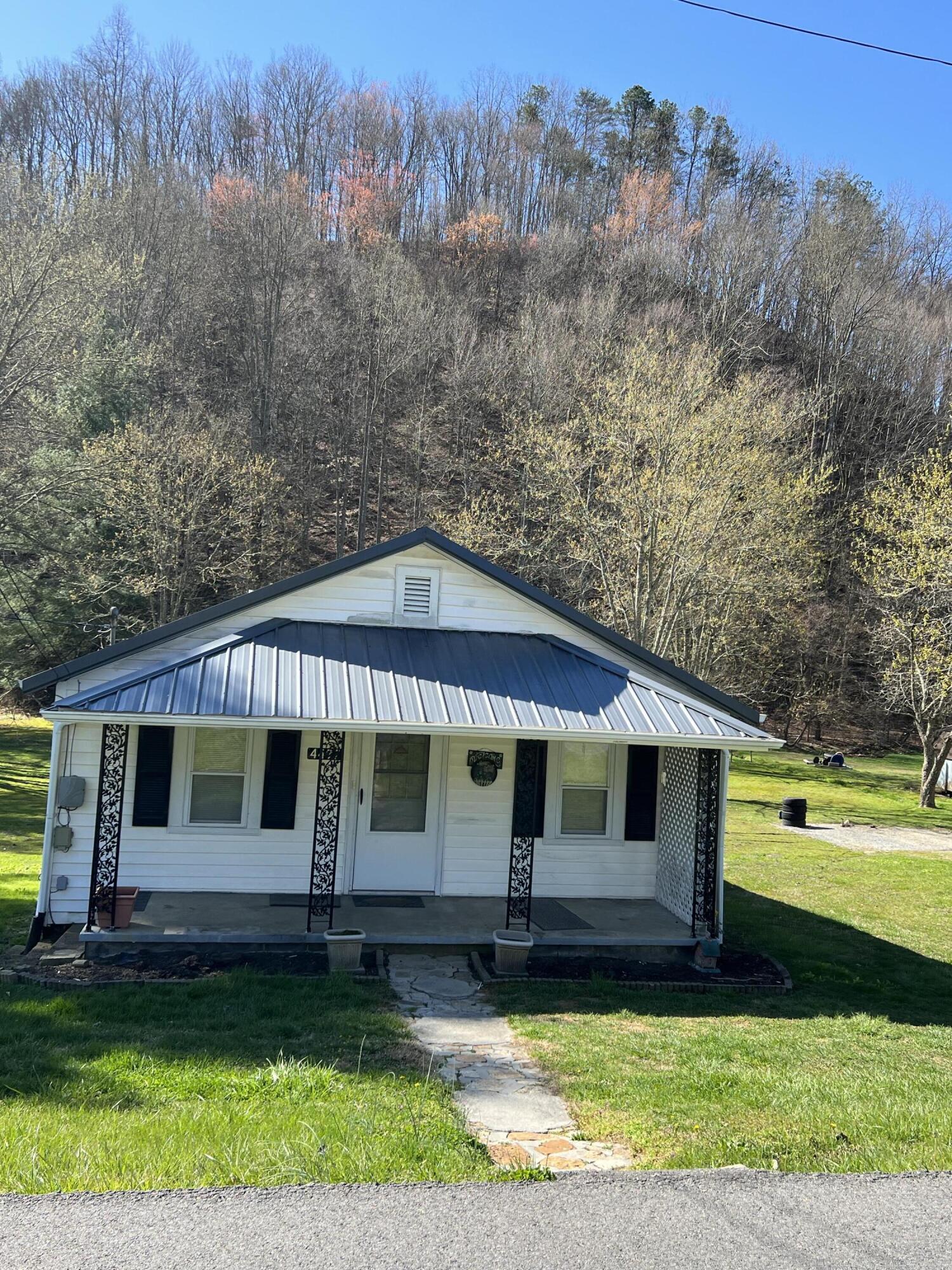 4497 Yuma Road Gate City, VA 24251 - Photo 2 of 31 IMG_1024