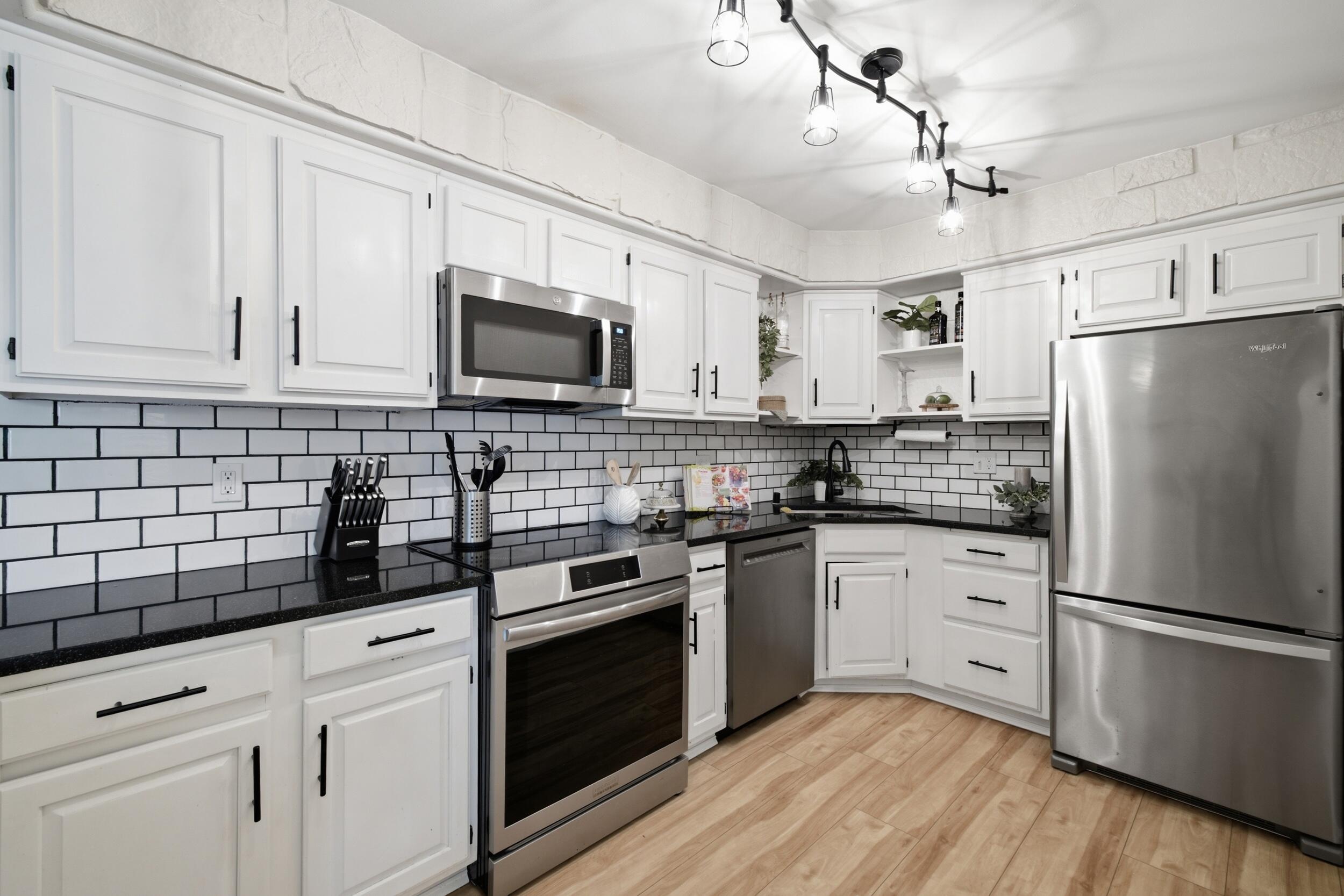 788 South River Road, Unit 6 West Bend, WI 53095 - Photo 7 of 17 7_elevated_exposure_media_007