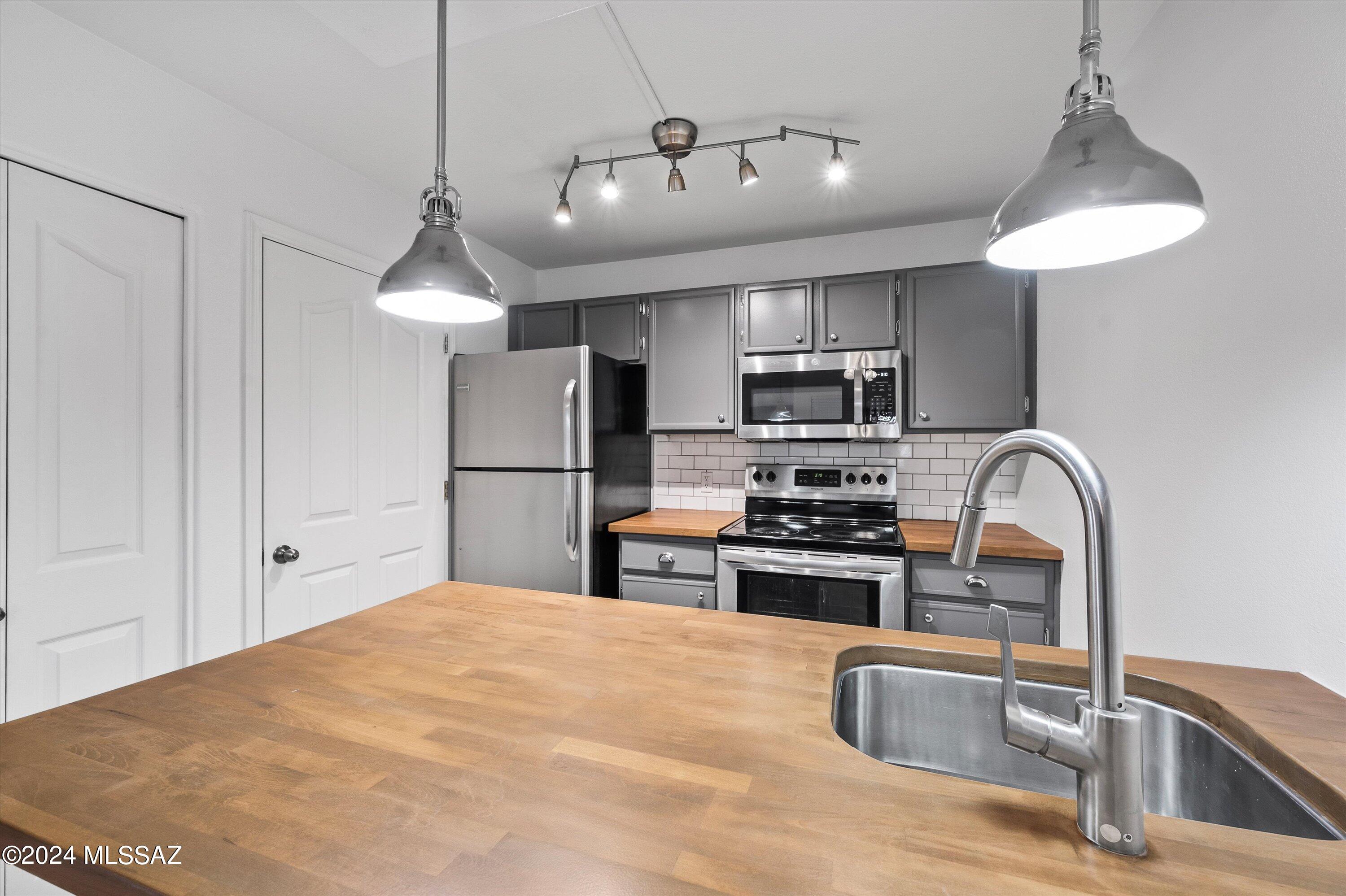 5751 North Kolb Road, Unit 30206 Tucson, AZ 85750 - Photo 14 of 34