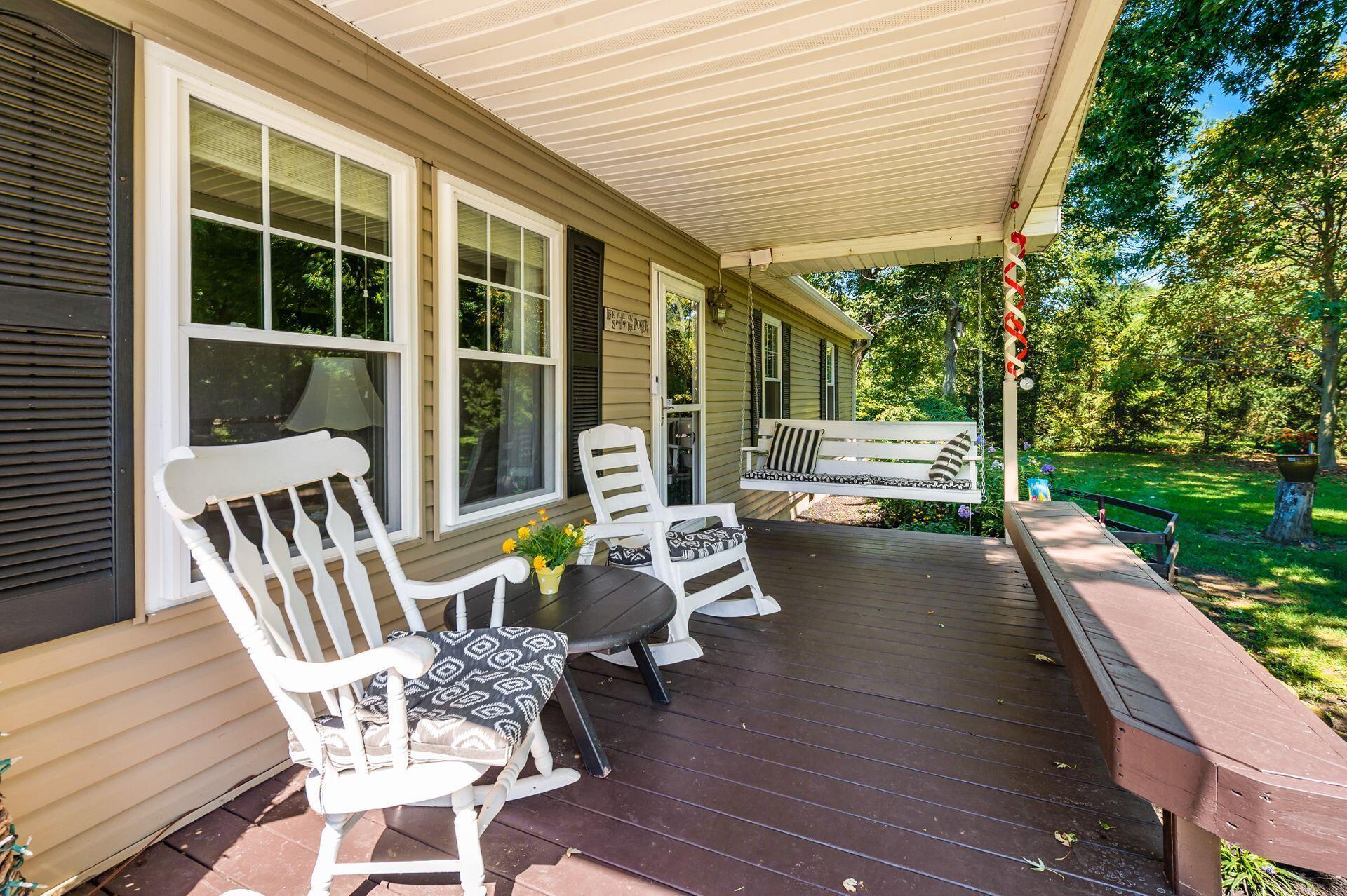 Welcome to this inviting Home!!