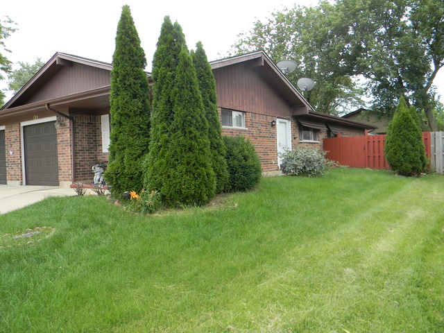 129 Virginia Court Streamwood, IL 60107 - Photo 13 of 14 a view of a house with backyard