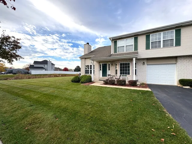 $295,000 | 2115 Jasmine Drive, Crest Hill, IL 60403