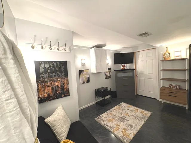 $295,000 | 2115 Jasmine Drive, Crest Hill, IL 60403