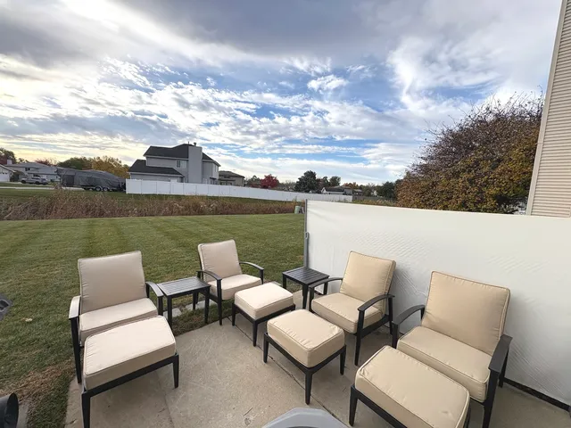 $295,000 | 2115 Jasmine Drive, Crest Hill, IL 60403