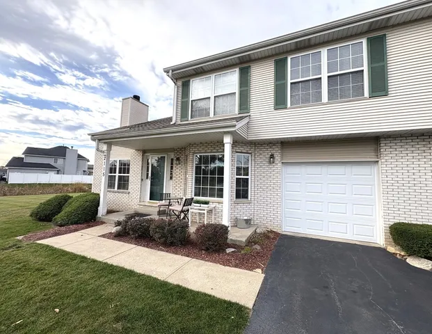 $295,000 | 2115 Jasmine Drive, Crest Hill, IL 60403