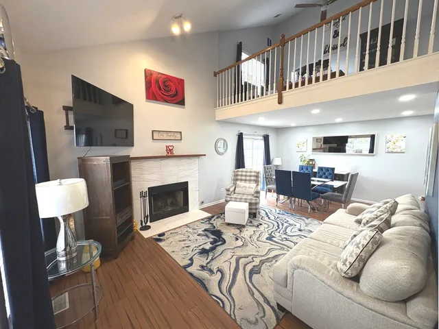 $295,000 | 2115 Jasmine Drive, Crest Hill, IL 60403