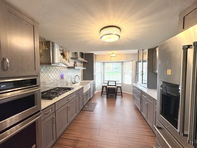 $295,000 | 2115 Jasmine Drive, Crest Hill, IL 60403