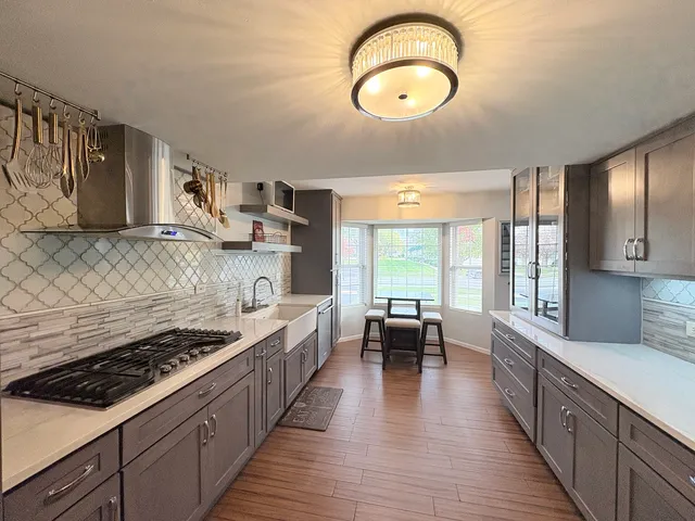 $295,000 | 2115 Jasmine Drive, Crest Hill, IL 60403