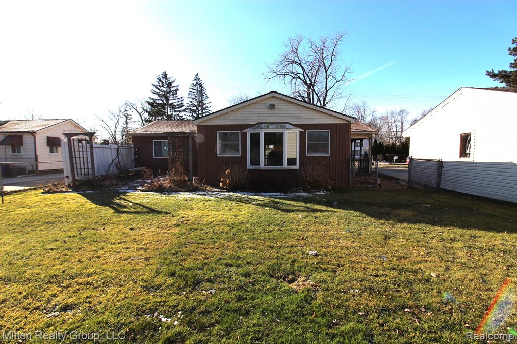 2281 Lindell Road Sterling Heights, MI 48310 - Photo 7 of 24