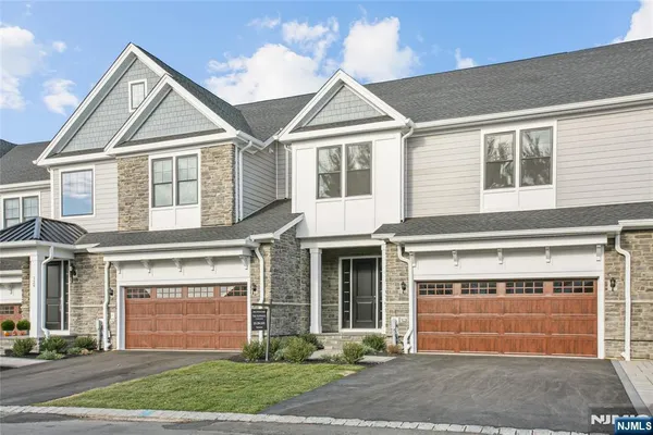 $1,369,000 | 72 Woodmont Circle, River Vale, NJ 07675
