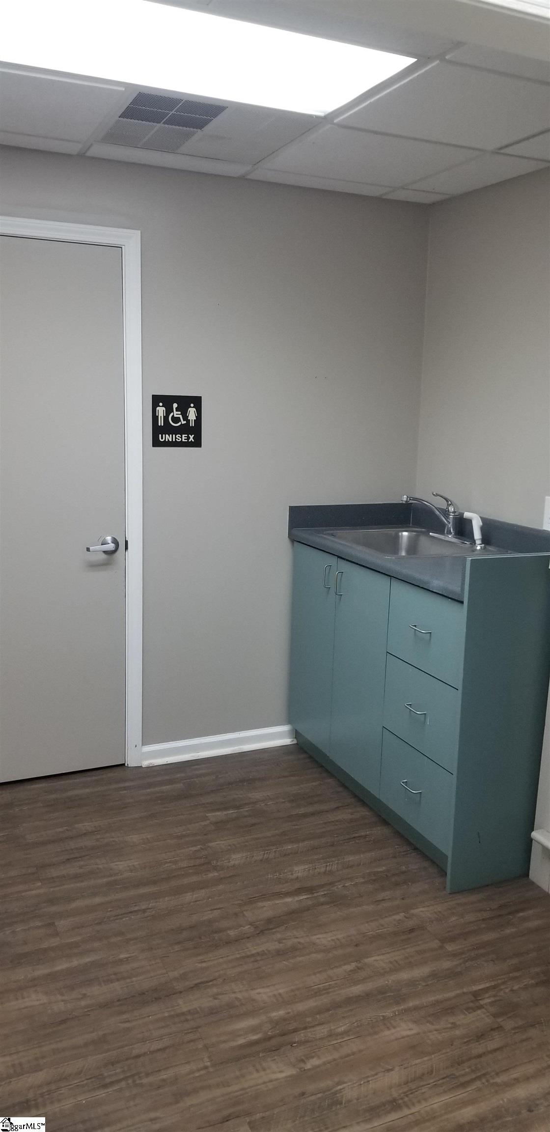 1601 Rutherford Road Greenville, SC 29609 - Photo 11 of 15