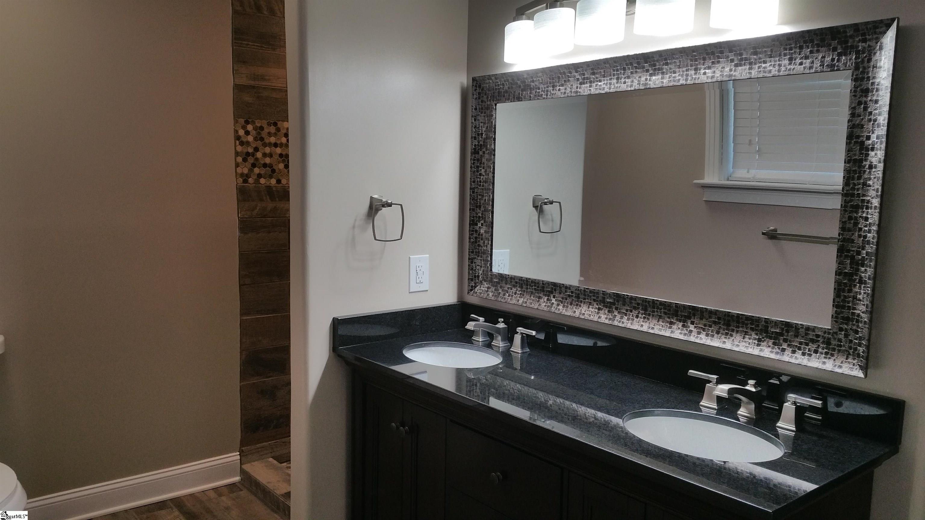 1601 Rutherford Road Greenville, SC 29609 - Photo 5 of 15