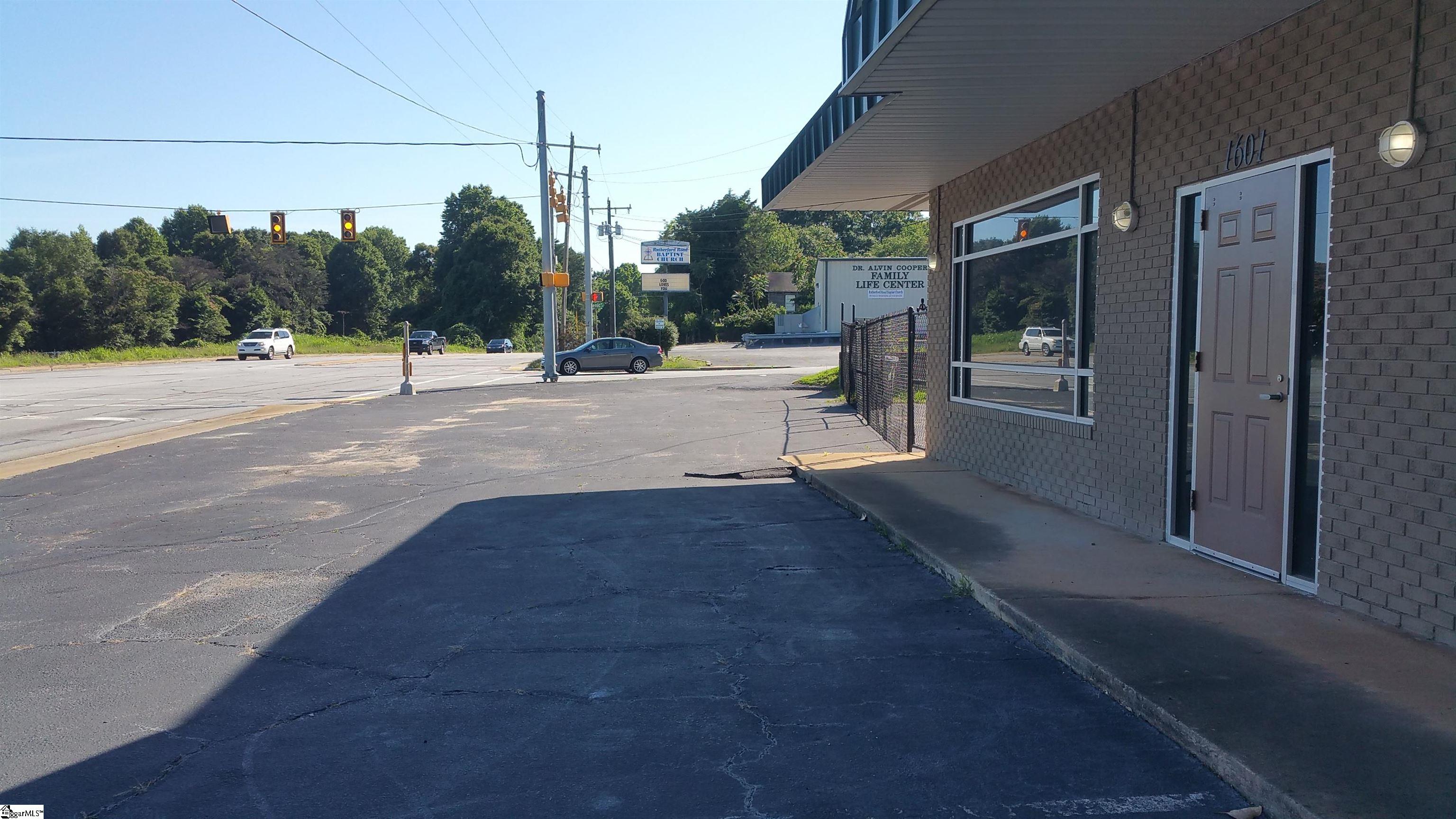 1601 Rutherford Road Greenville, SC 29609 - Photo 7 of 15