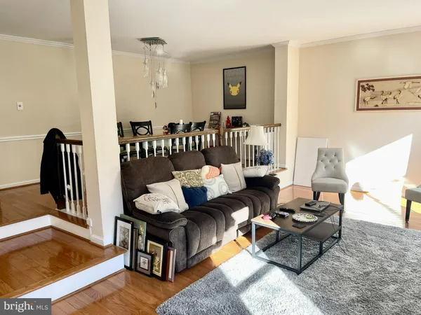 $3,800 | 2941 Oakborough Square, Oakton, VA 22124