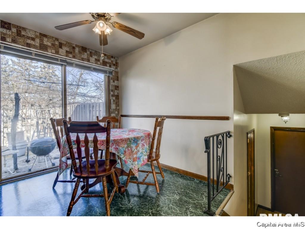 2475 Arrowhead Drive Springfield, IL 62702 - Photo 11 of 25