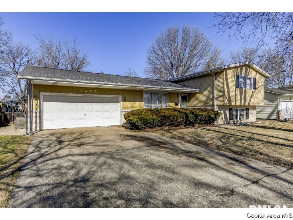 2475 Arrowhead Drive Springfield, IL 62702 - Photo 2 of 25