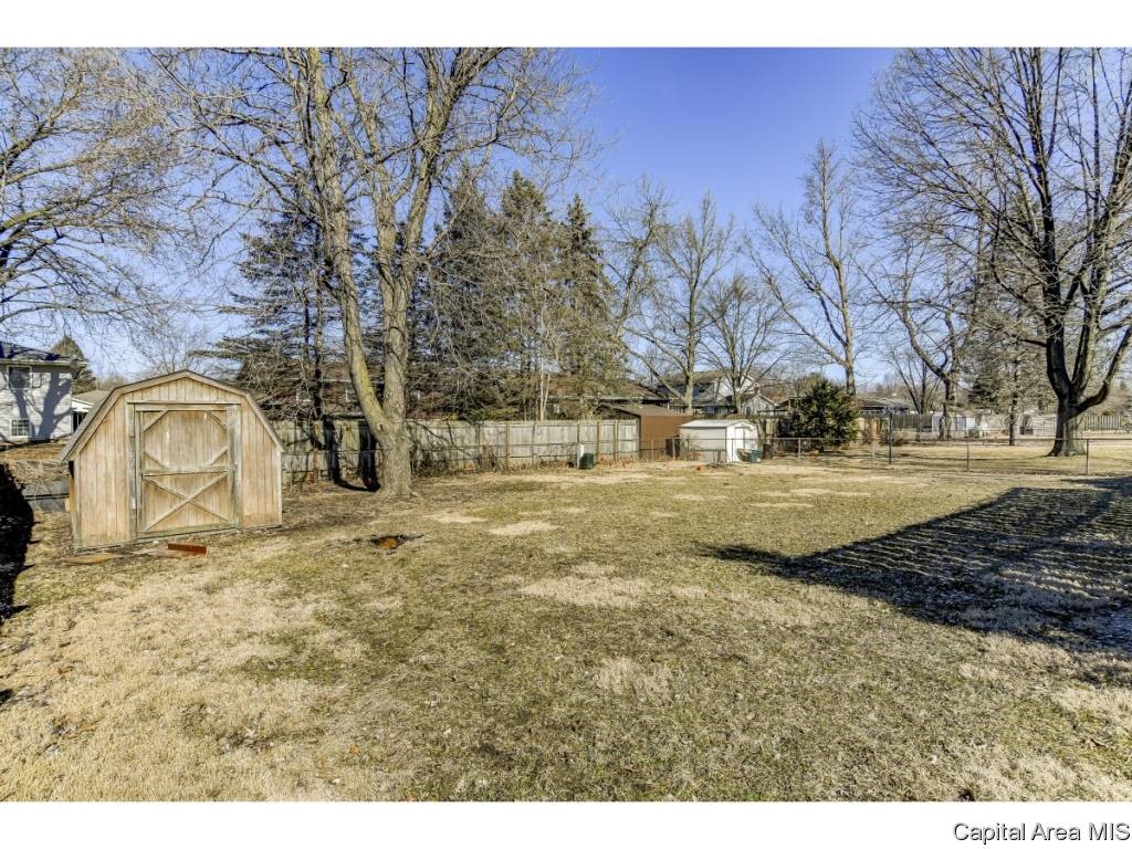 2475 Arrowhead Drive Springfield, IL 62702 - Photo 23 of 25