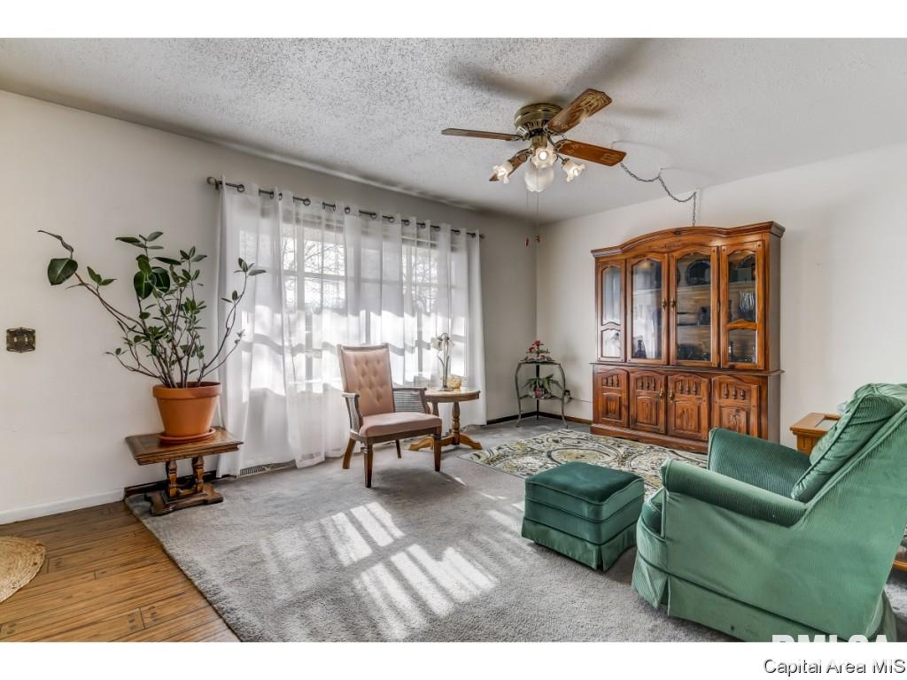2475 Arrowhead Drive Springfield, IL 62702 - Photo 4 of 25