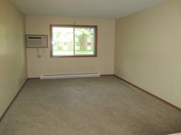$846 | 126 1st Street Southeast, Unit 14, Ortonville, MN 56278