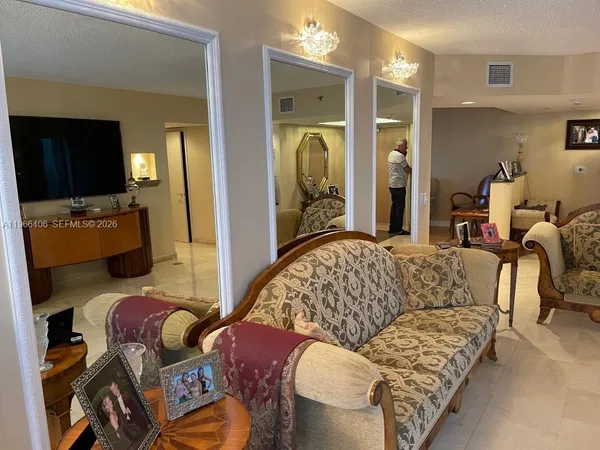 $5,500 | 16445 Collins Avenue, Unit 2328, Sunny Isles Beach, FL 33160