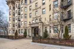$3,500 | 1111 Boylston Street, Unit 1B, Boston, MA 02215