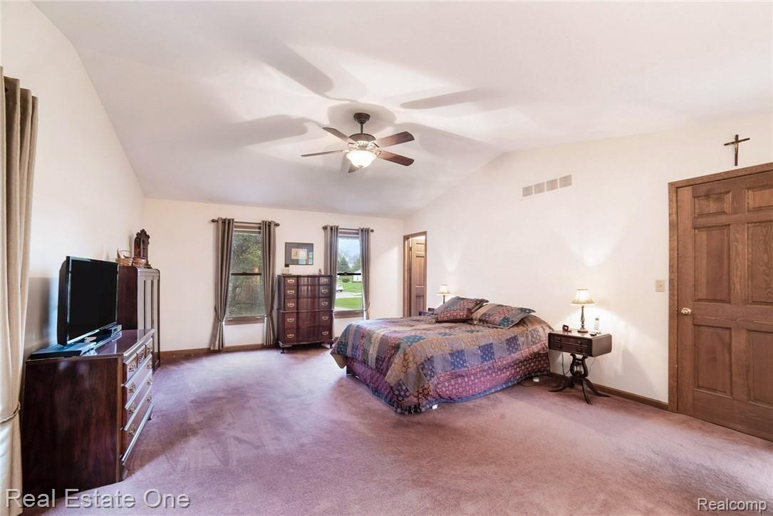 3510 Landview Drive Rochester, MI 48306 - Photo 24 of 50 DSC_6689.jpg