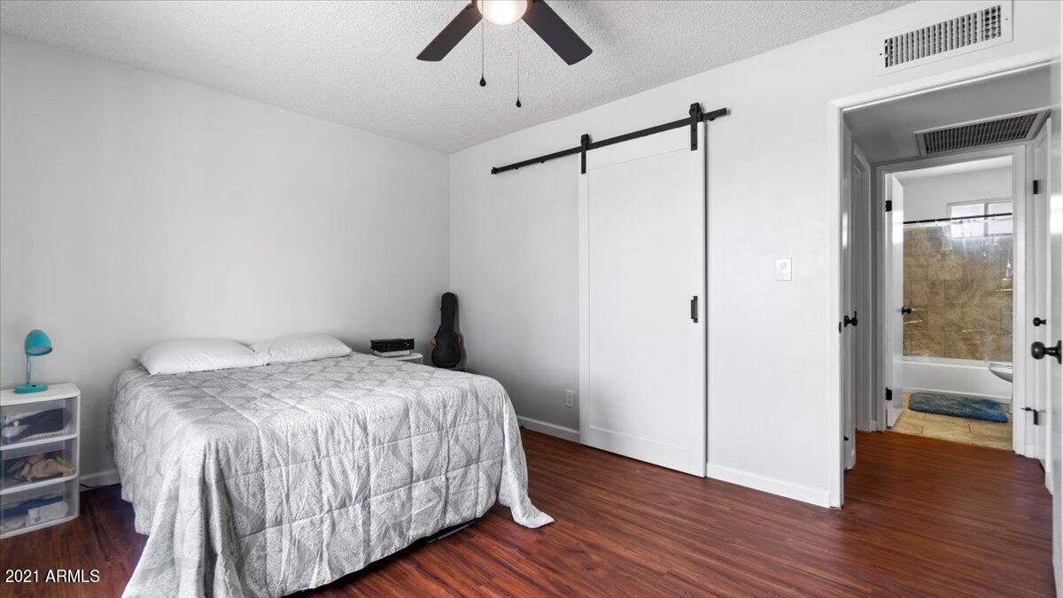 2235 West Charter Oak Road Phoenix, AZ 85029 - Photo 11 of 20 11-Primary Bedroom