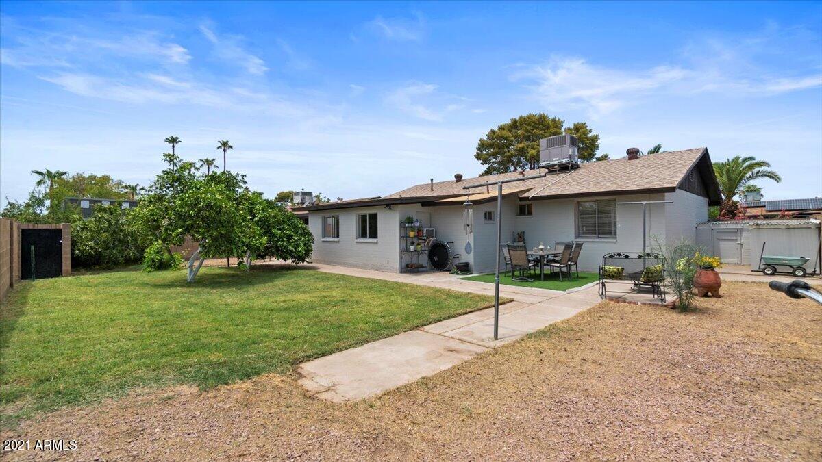 2235 West Charter Oak Road Phoenix, AZ 85029 - Photo 16 of 20 16-Back of Home