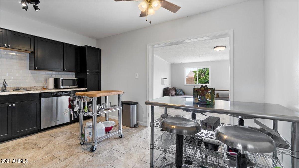 2235 West Charter Oak Road Phoenix, AZ 85029 - Photo 7 of 20 07-Kitchen