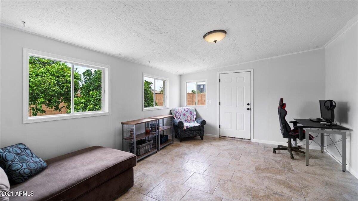 2235 West Charter Oak Road Phoenix, AZ 85029 - Photo 8 of 20 08-Family Room