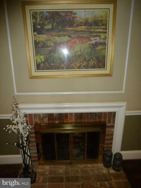 246 11th Street Southeast Washington, DC 20003 - Photo 7 of 30 Living Room