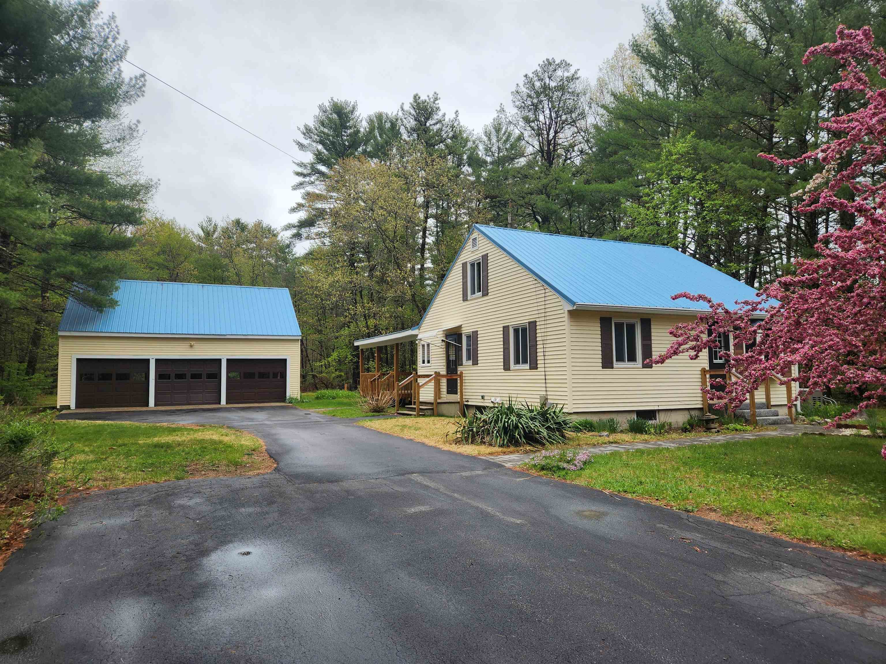 86 Pepperell Road Hollis, NH 03049 - Photo 1 of 46 Gallery Image 1