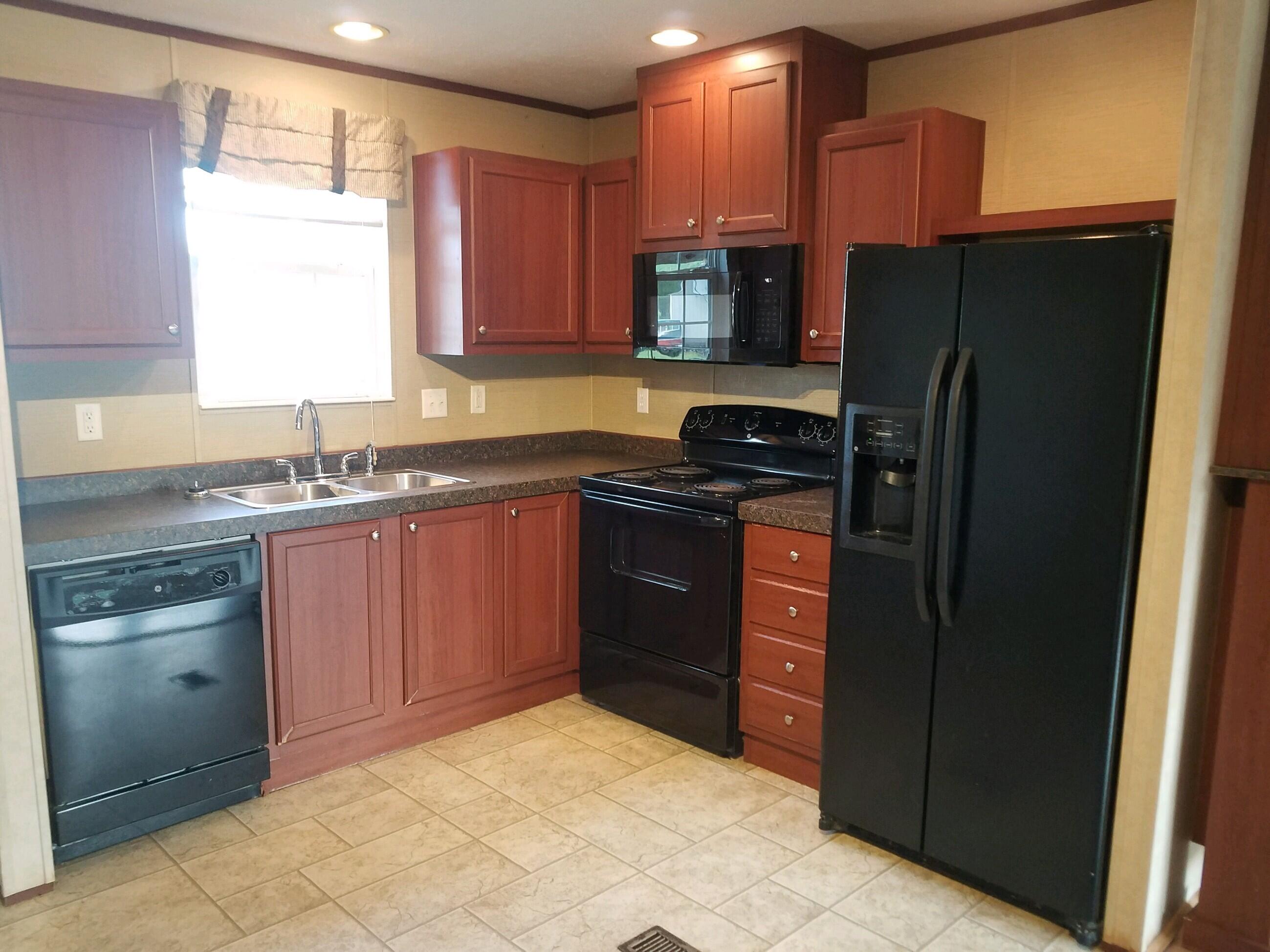 1266 Creston Road Crossville, TN 38571 - Photo 10 of 37 20210519_165742