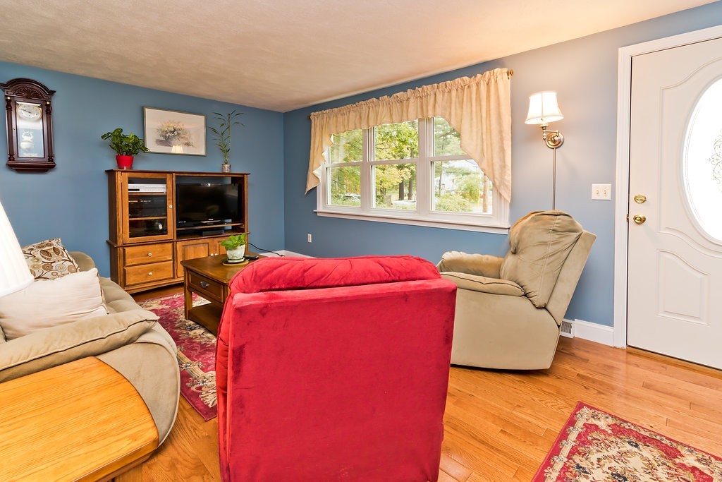 7 Todd Drive Townsend, MA 01469 - Photo 6 of 27