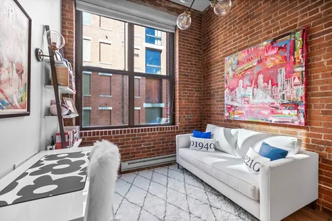 a picture of a bench in a cabinet