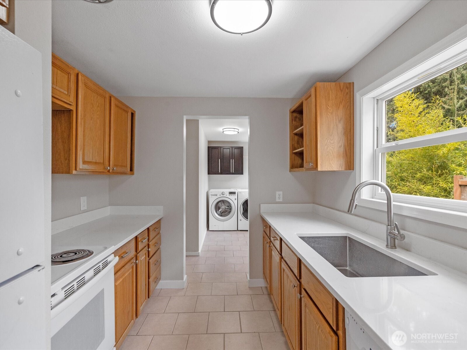 7631 201st Street Southwest Edmonds, WA 98026 - Photo 14 of 34